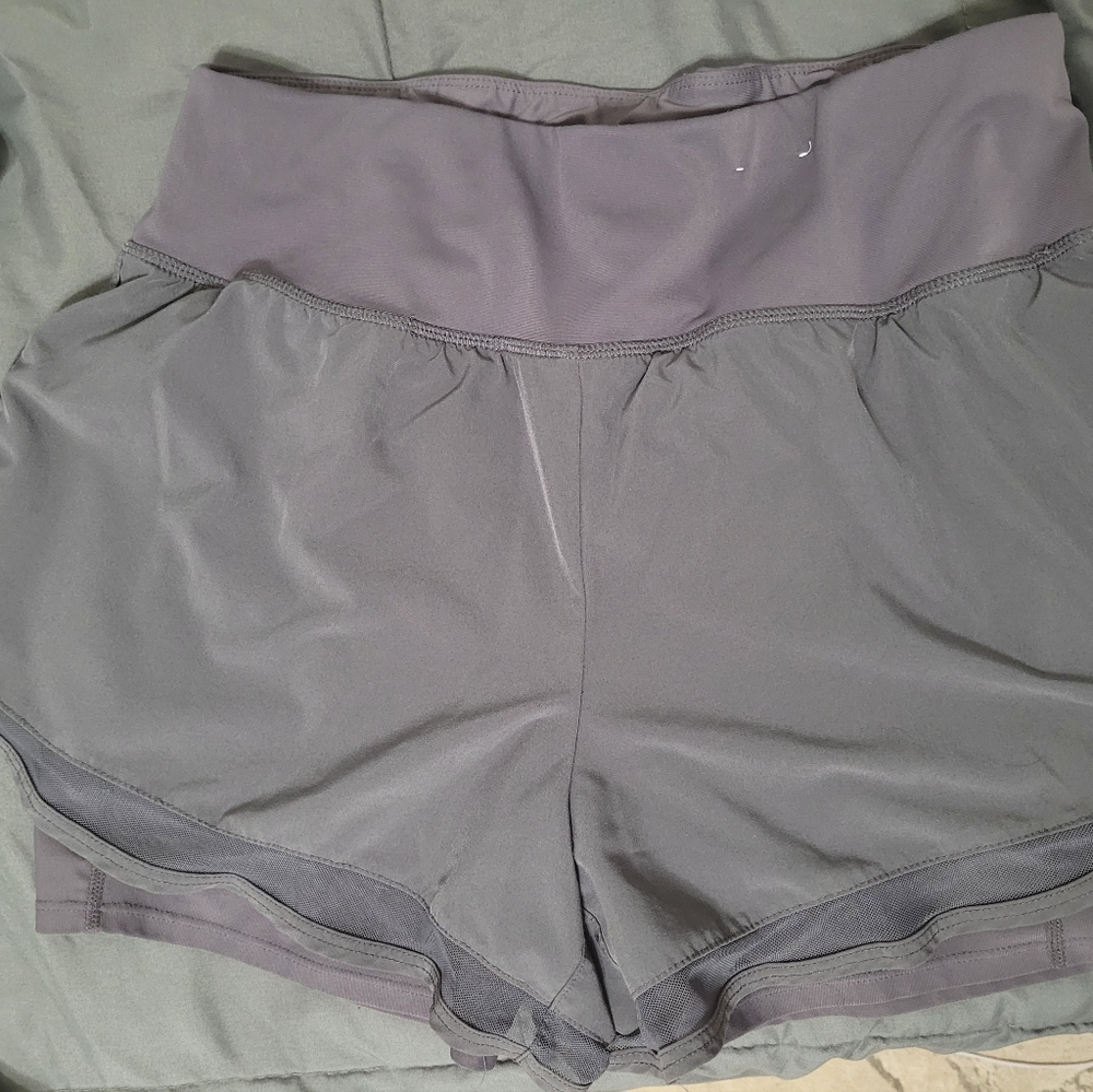 Xersion Women's Gray High-Waisted Shorts